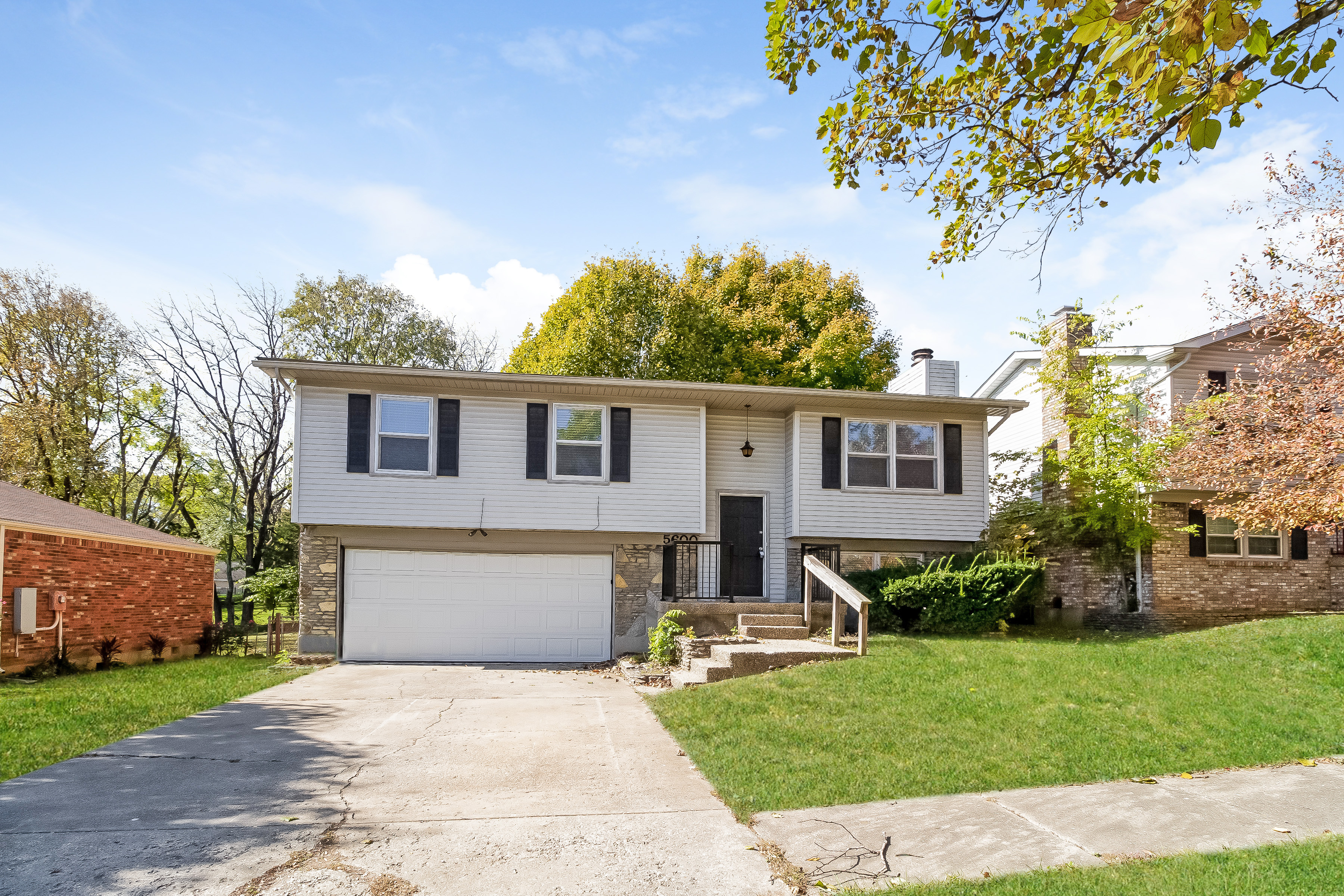 5600 Random Way Louisville, KY 40291